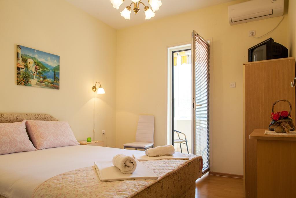 Apartments & Rooms Jelka Котор Екстер'єр фото