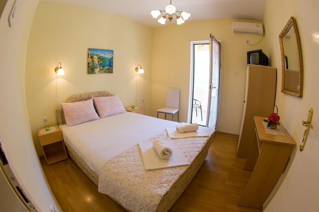 Apartments & Rooms Jelka Котор Екстер'єр фото