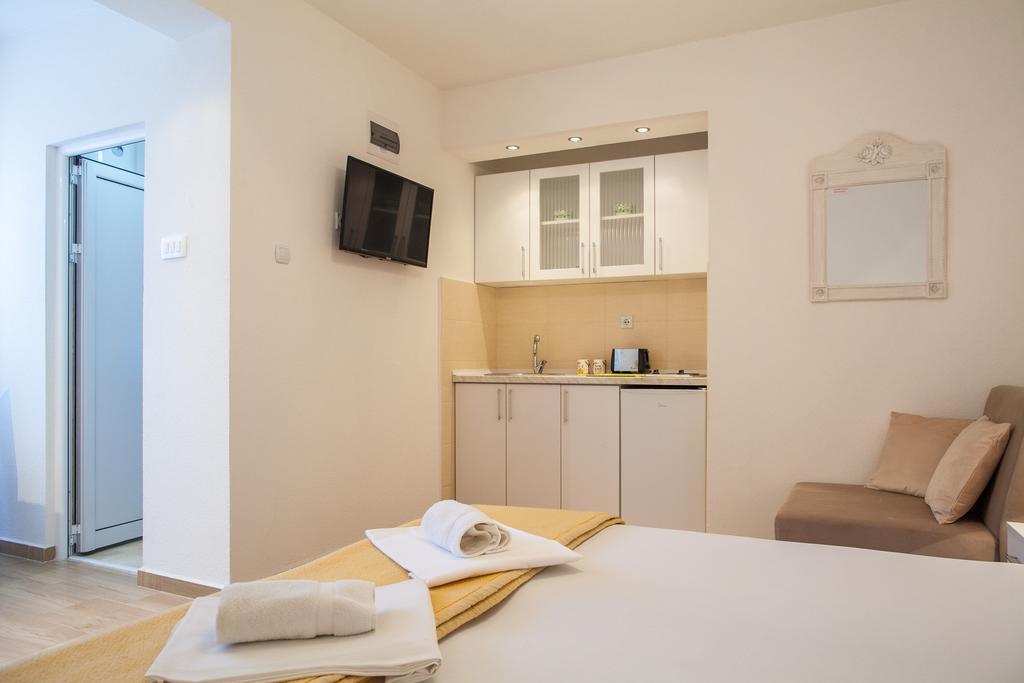 Apartments & Rooms Jelka Котор Екстер'єр фото