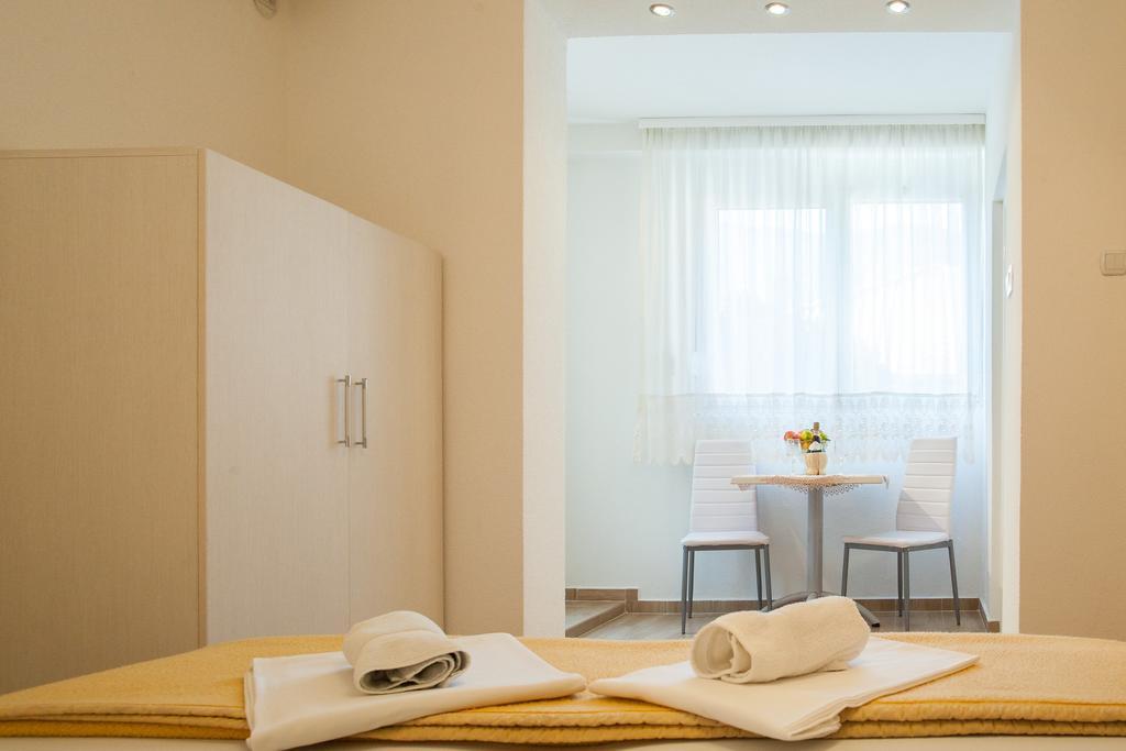 Apartments & Rooms Jelka Котор Екстер'єр фото