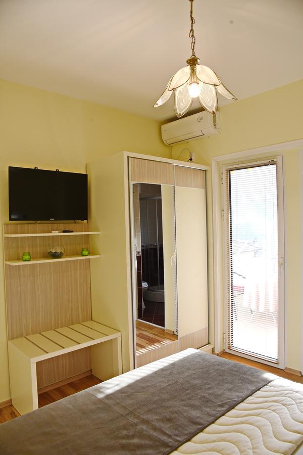 Apartments & Rooms Jelka Котор Екстер'єр фото