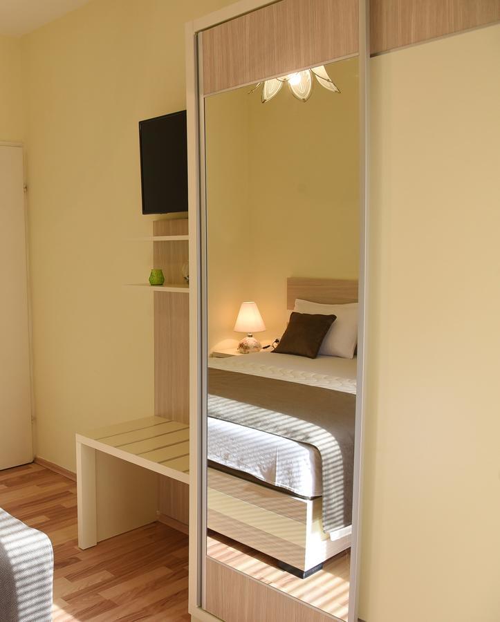 Apartments & Rooms Jelka Котор Екстер'єр фото