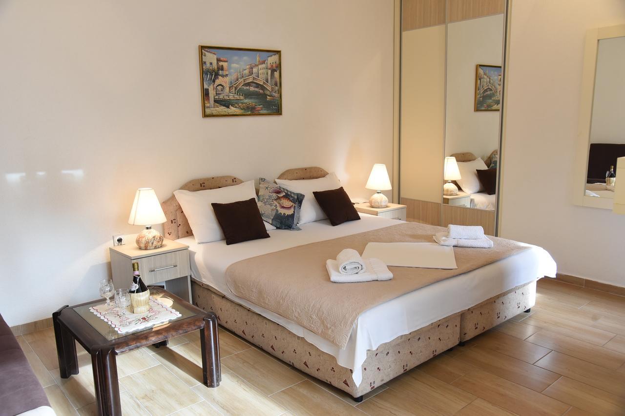 Apartments & Rooms Jelka Котор Екстер'єр фото